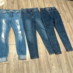 Women jeans size M ( 7-9) ,color blue ,stretches